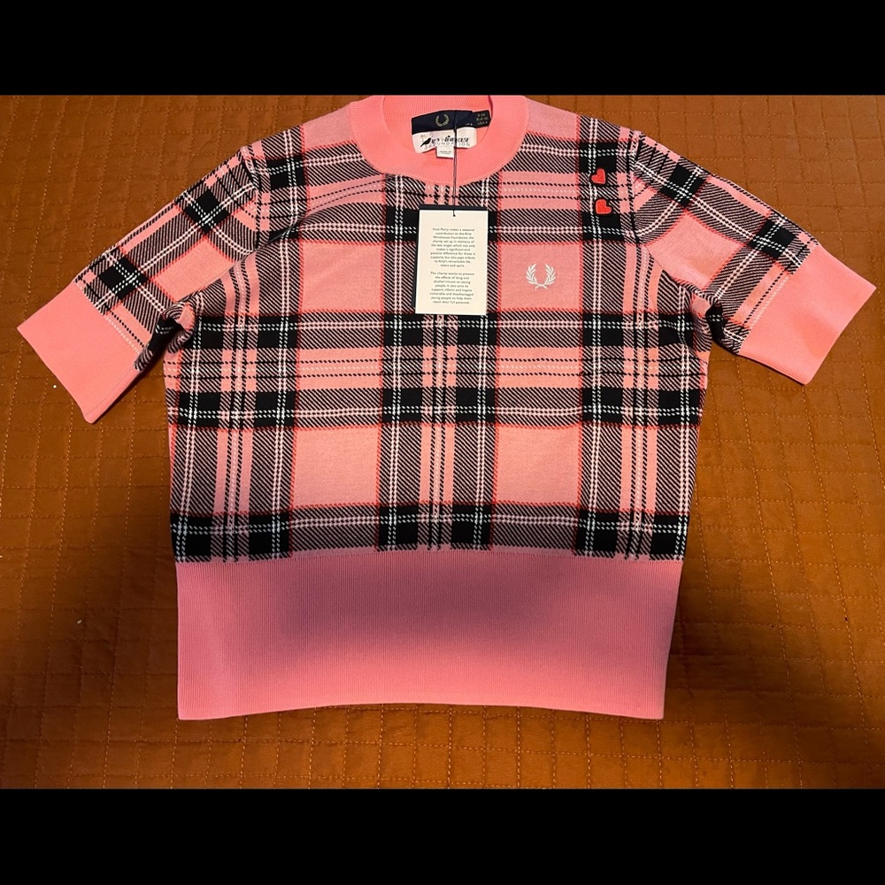 Cute Fred Perry sweater.